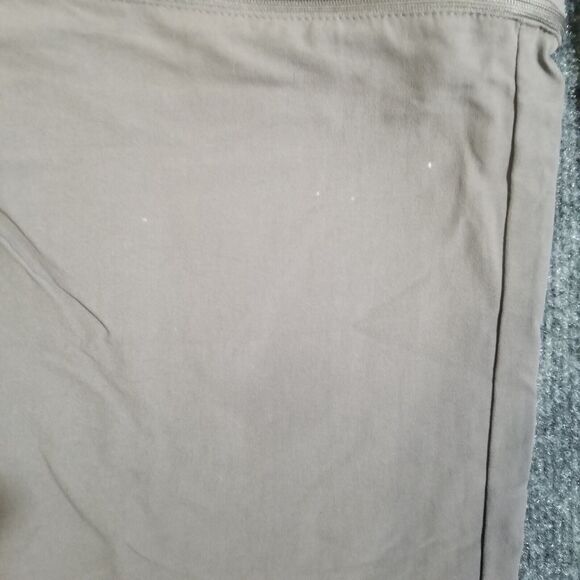 COLUMBIA Pants Women's Size 12 Gray Titanium Capris Hiking Outdoors Omni-Dri - Picture 3 of 10